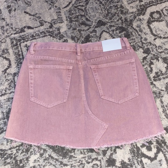 Women’s Pink Denim Skirt. USA size 8 - Picture 3 of 5